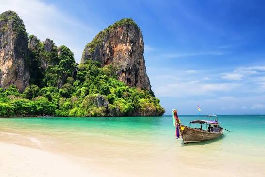 Discover Thailand: 5 Days / 4 Nights of Tropical Beauty and Adventure