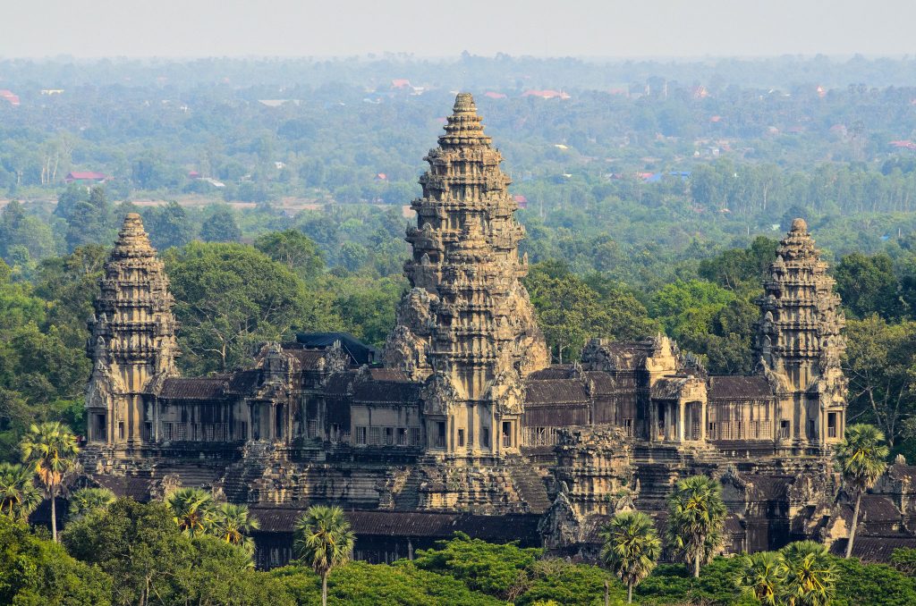 Wonders of Cambodia: A 5 Days / 4 Nights Ancient Temple and Lake Escape