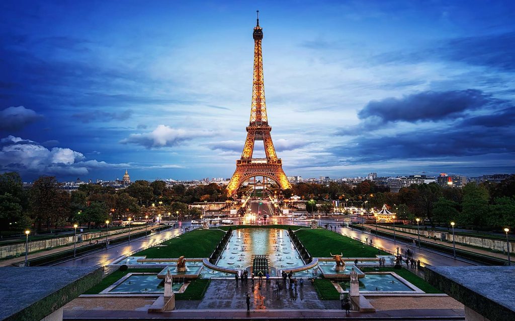 Grand France Explorer: 8 Days / 7 Nights from Paris to the French Riviera